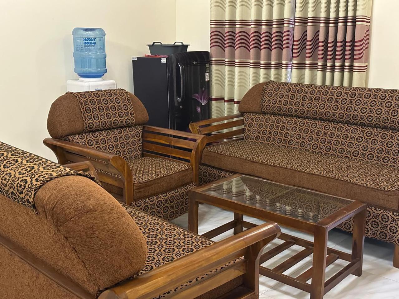 Lahiru Airport Villa Andiambalama Extérieur photo