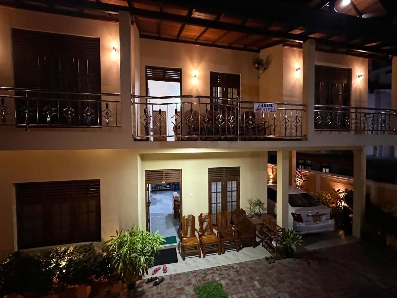 Lahiru Airport Villa Andiambalama Extérieur photo